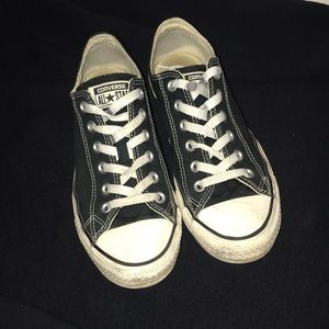 Converse unisex black low tops